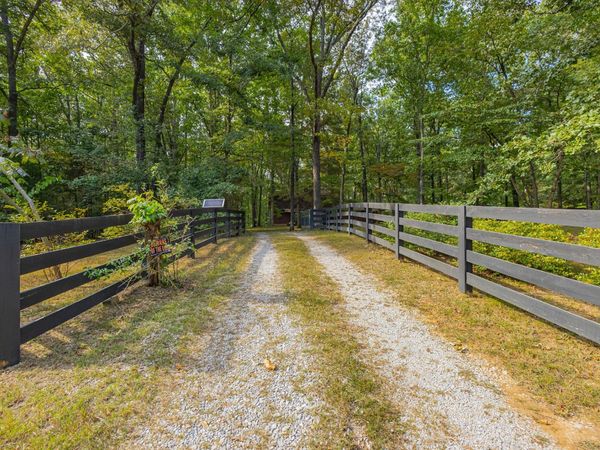 120 Evans Dr , Tullahoma, TN 37388