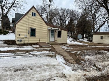 110 2nd Street SW, Glenville, MN 56036