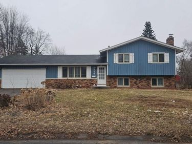 7724 Arlington Avenue N, Brooklyn Park, MN 55443
