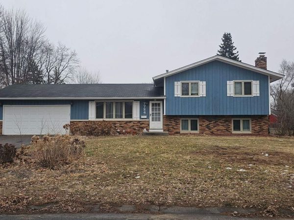 7724 Arlington Avenue N, Brooklyn Park, MN 55443