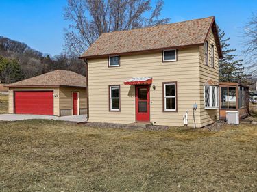 1240 Browns Lane , Dakota, MN 55925