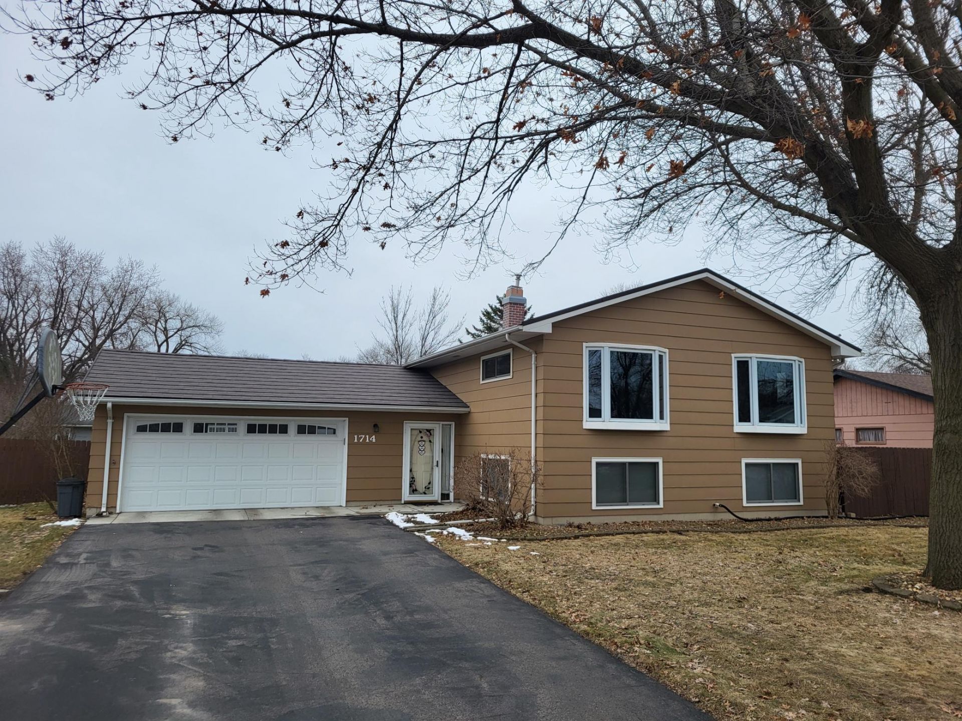 1714 Hodgson Road , North Mankato, MN 56003