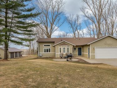 110 6th Lane NE, Oronoco, MN 55960