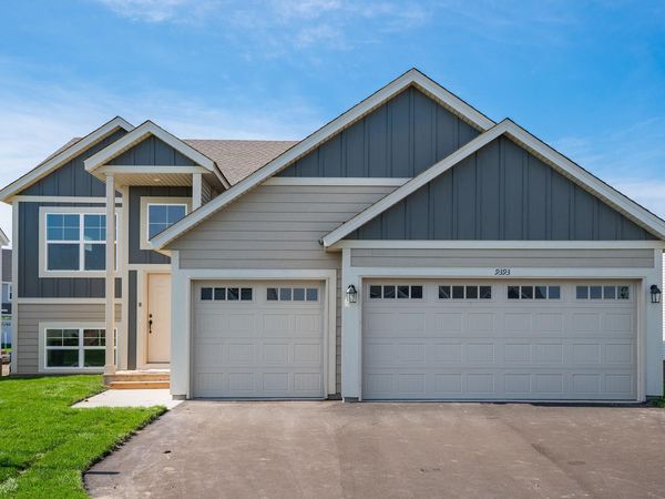 983 Willow Glen Avenue , Somerset, WI 54025