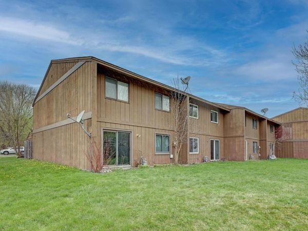 987 11th Avenue SW, Forest Lake, MN 55025