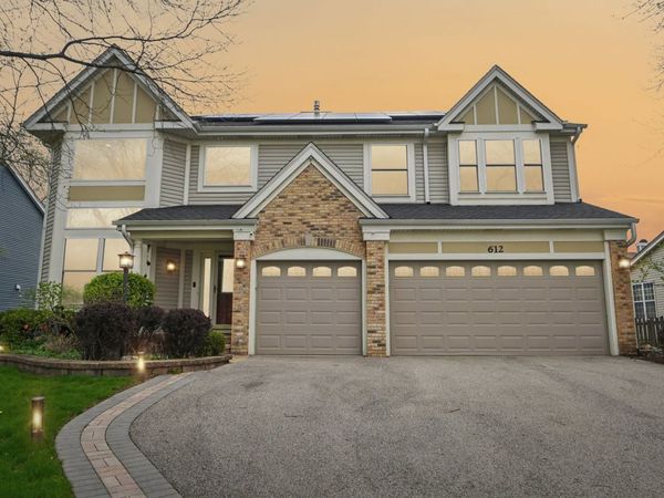 612 E Delgado Drive , Palatine, IL 60074