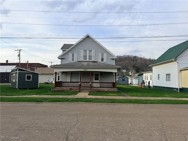 207 FAIR Street , Quaker City, OH 43773