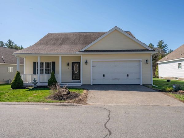 12 Torrey Pines Circle, Plaistow, NH 03865