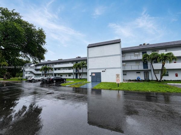 8421 Lagos De Campo Blvd , Unit 301T, Tamarac, FL 33321