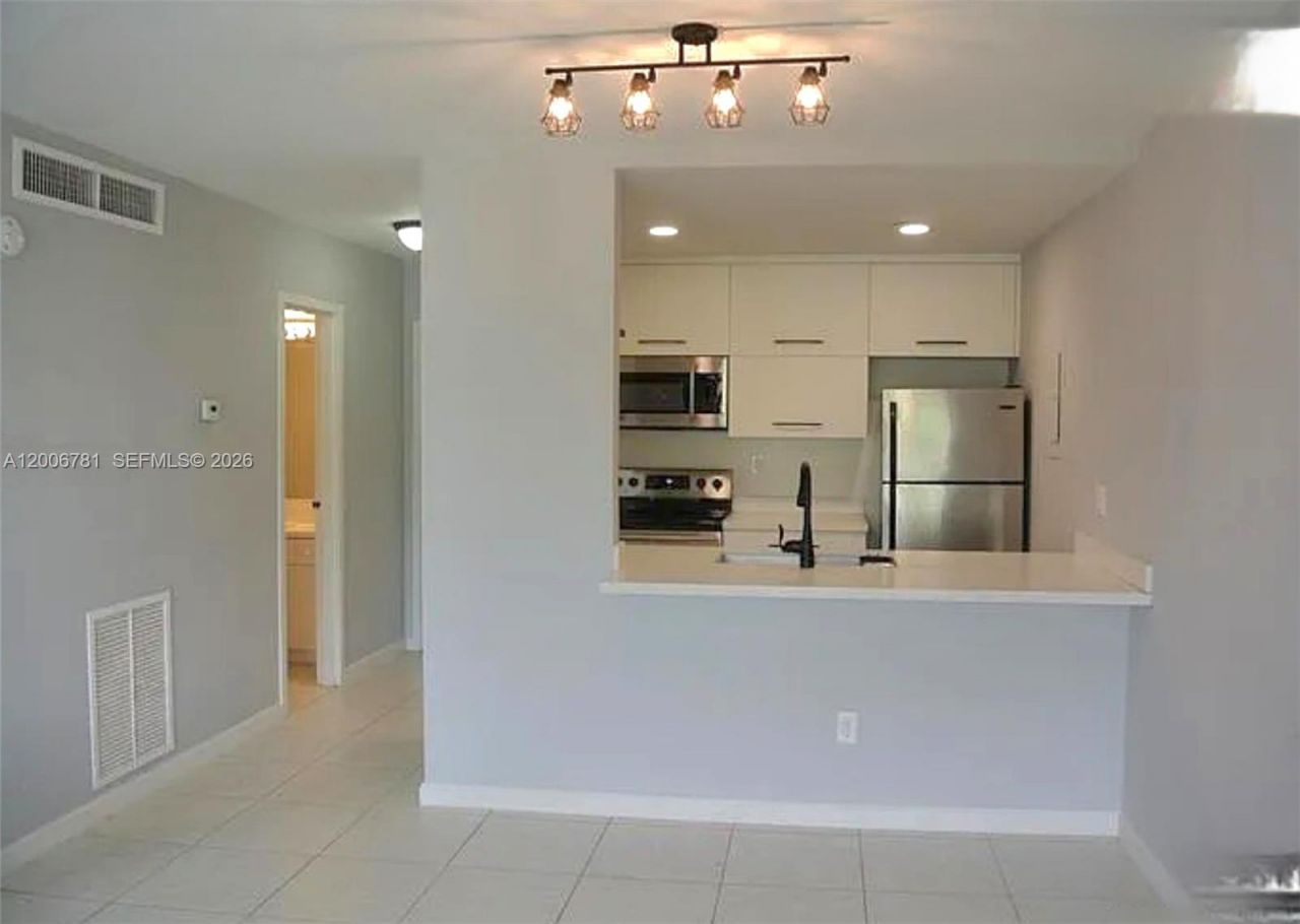 2160 SW 16th Ave , Unit 417, Miami, FL 33145 Photo