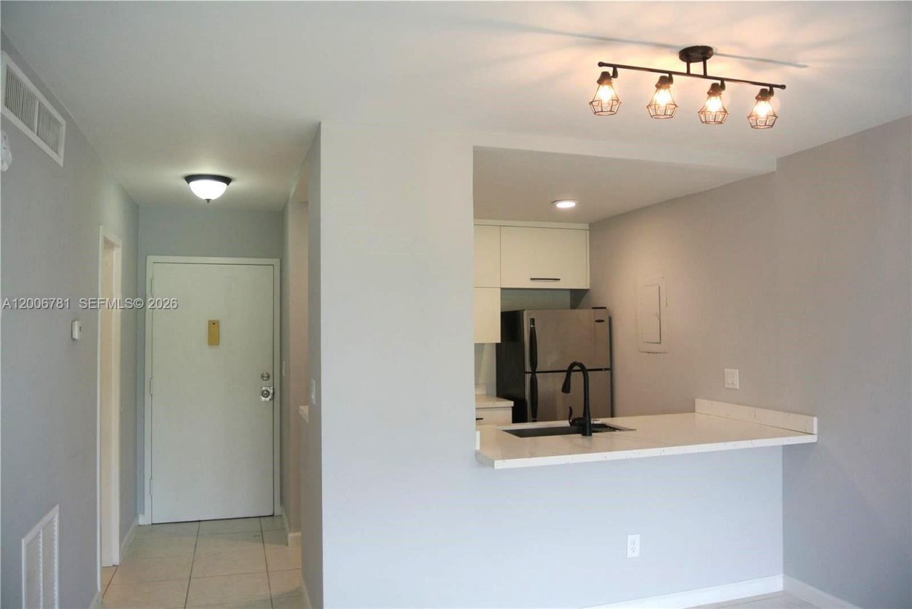2160 SW 16th Ave, Unit 417, Miami, FL 33145 Photo