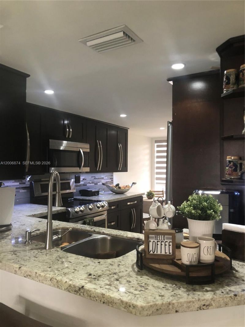 1155 NW 123rd Ct , Unit 601, Miami, FL 33182 Photo