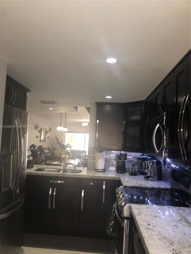 1155 NW 123rd Ct , Unit 601, Miami, FL 33182 Photo