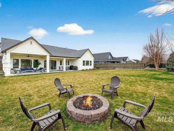 1854 N Tullshire Way, Eagle, ID 83616