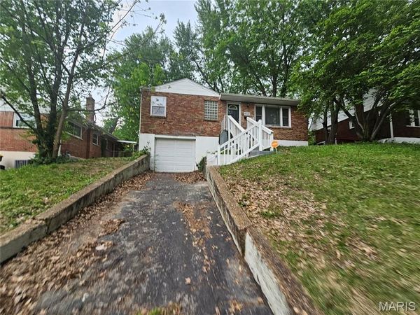 8004 Monroe Avenue , St Louis, MO 63114