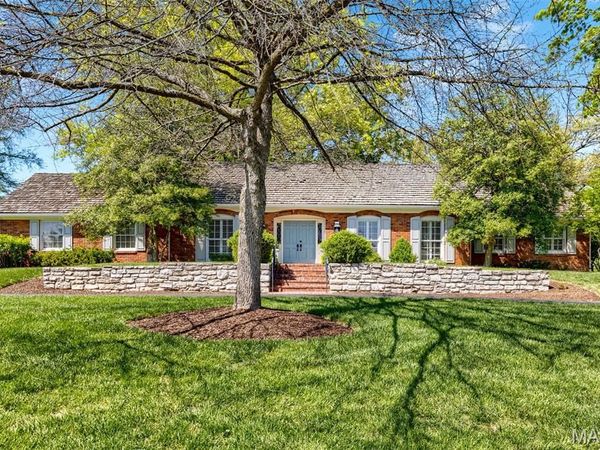 11101 Hermitage Hill Road, Frontenac, MO 63131