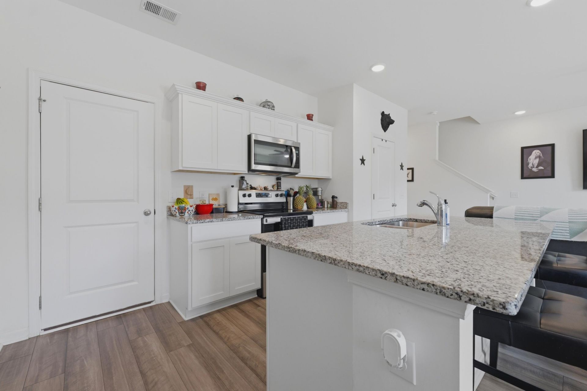 5012 Ferry Field Drive Photo 6