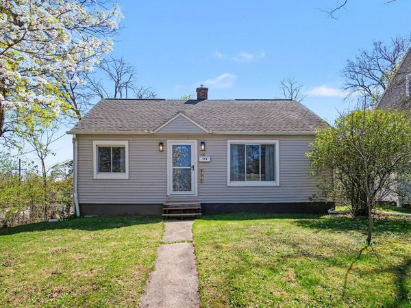 956 College Avenue NE, Grand Rapids, MI 49503