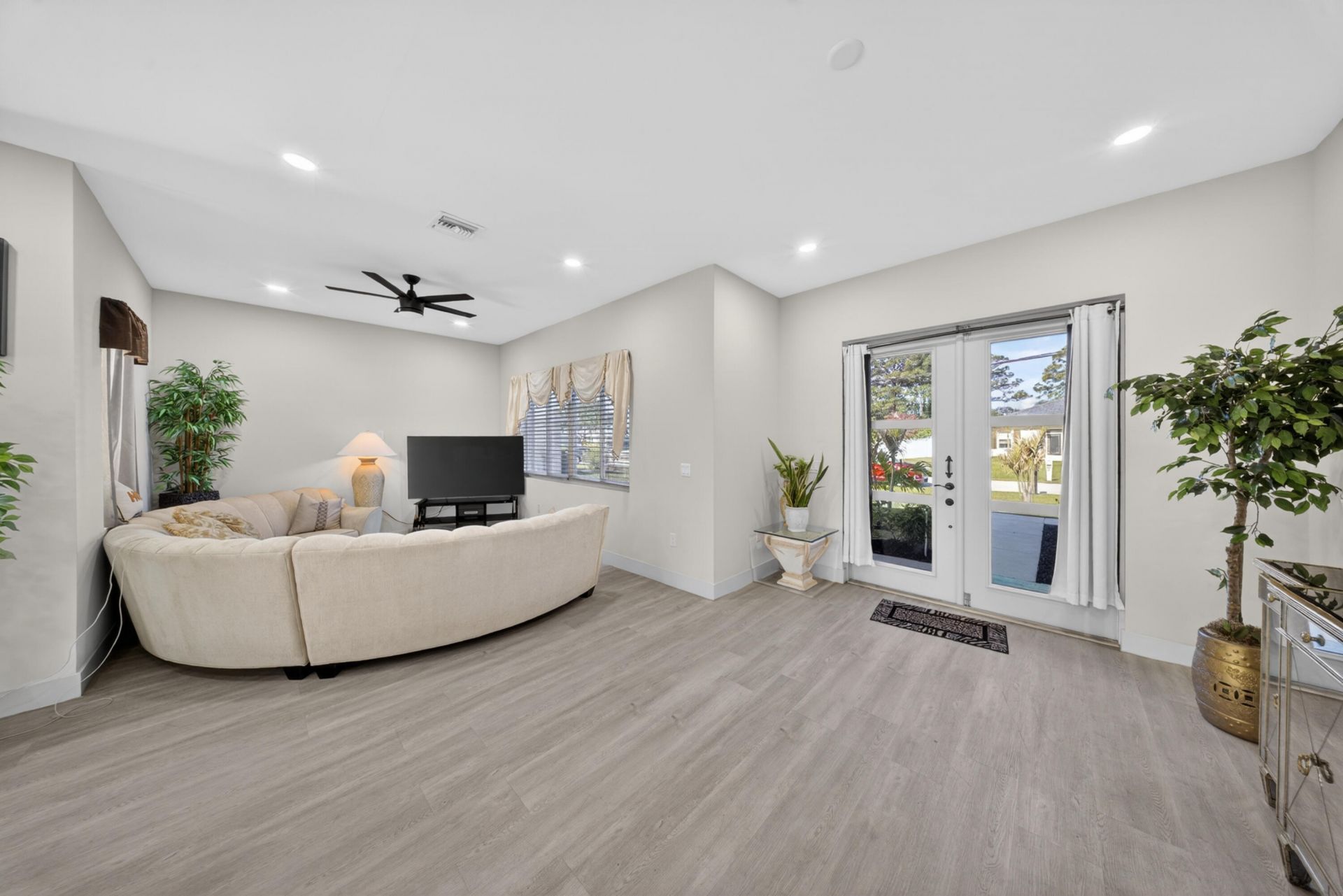 1633 SW Davis Street, Port Saint Lucie, FL 34953 Photo