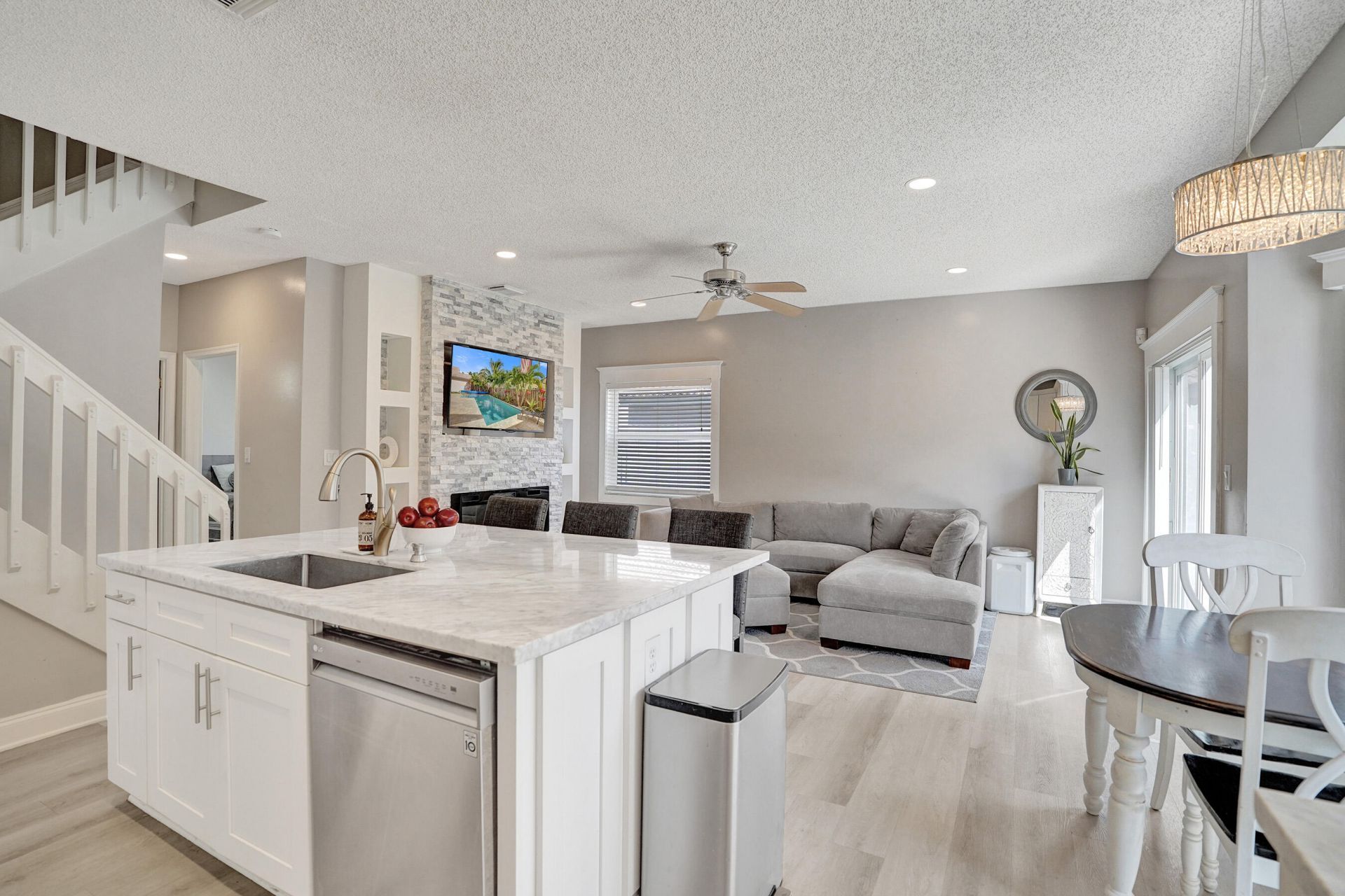 18930 NW 10th Terrace, Pembroke Pines, FL 33029 Photo