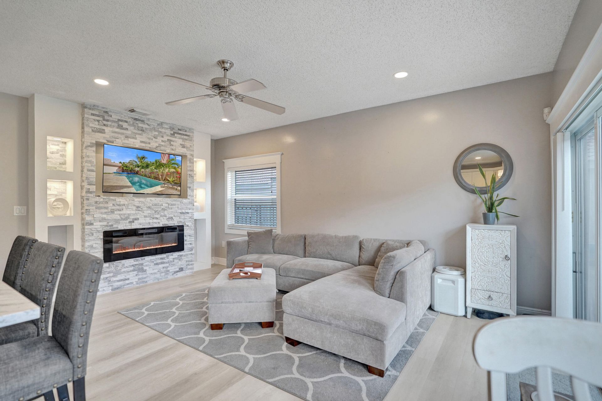 18930 NW 10th Terrace, Pembroke Pines, FL 33029 Photo