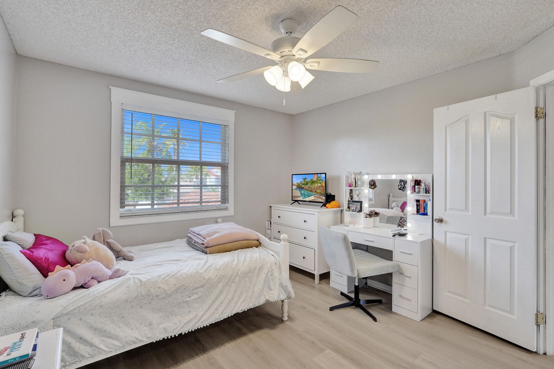 18930 NW 10th Terrace, Pembroke Pines, FL 33029 Photo