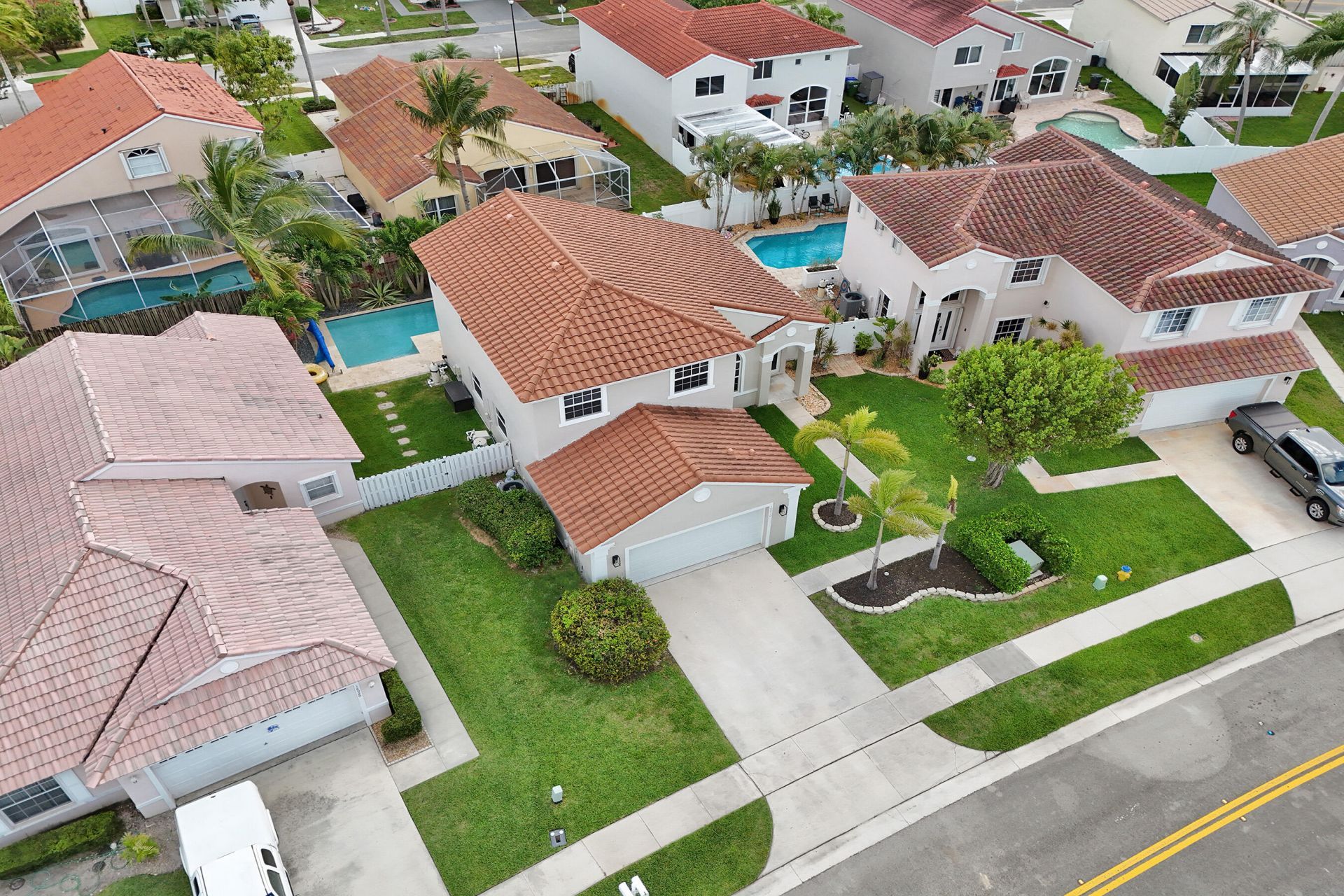 18930 NW 10th Terrace, Pembroke Pines, FL 33029 Photo