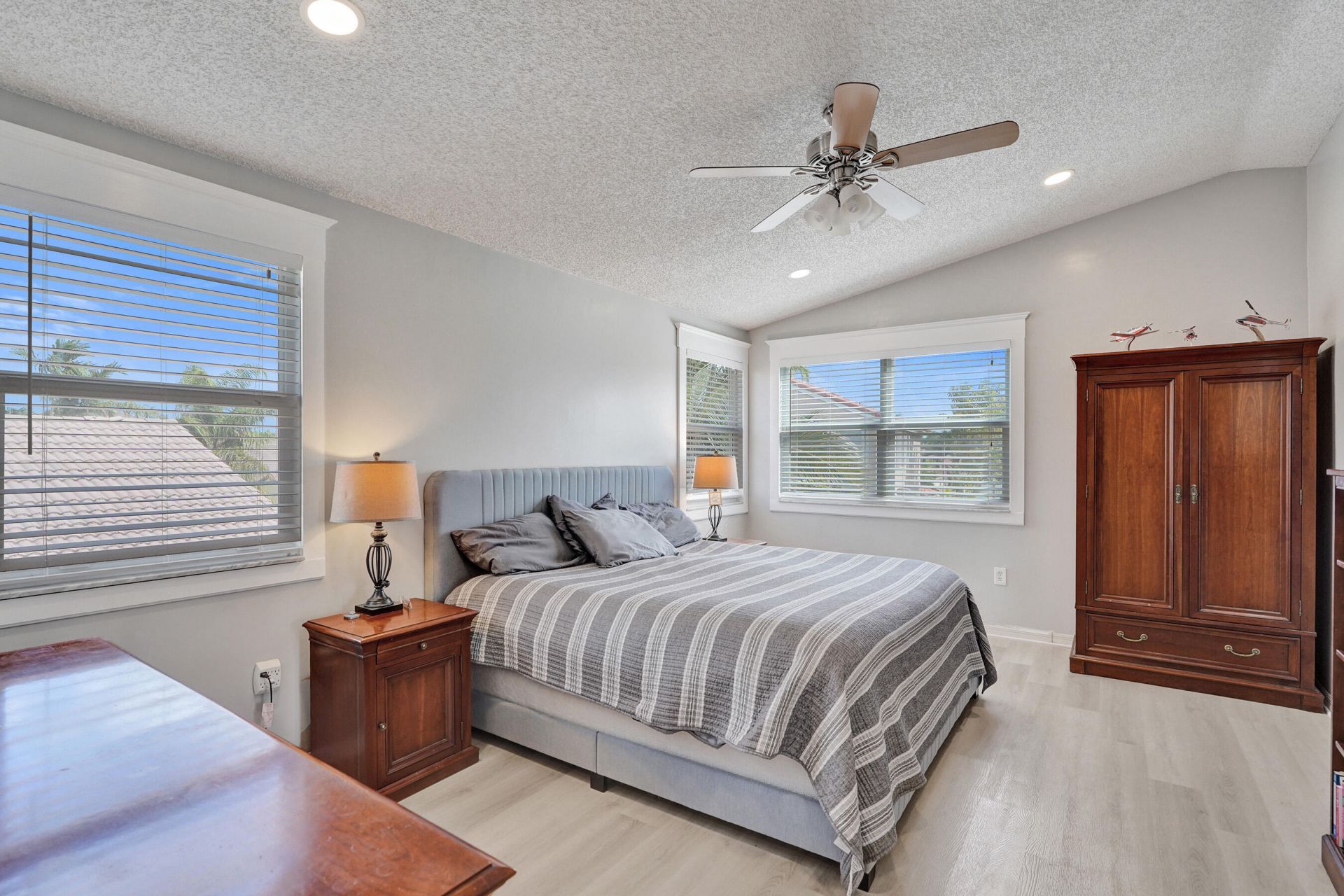 18930 NW 10th Terrace, Pembroke Pines, FL 33029 Photo
