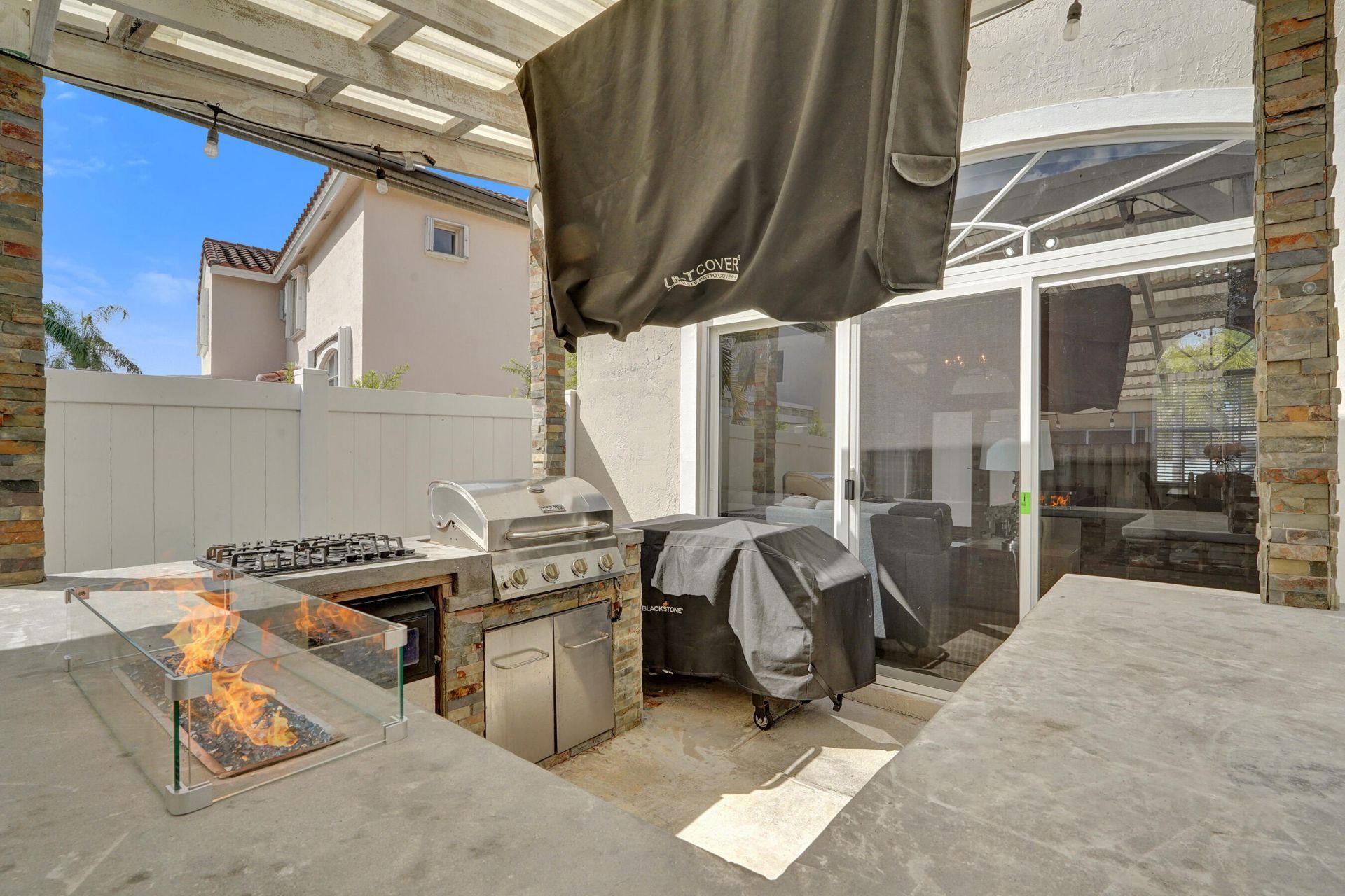 18930 NW 10th Terrace, Pembroke Pines, FL 33029 Photo
