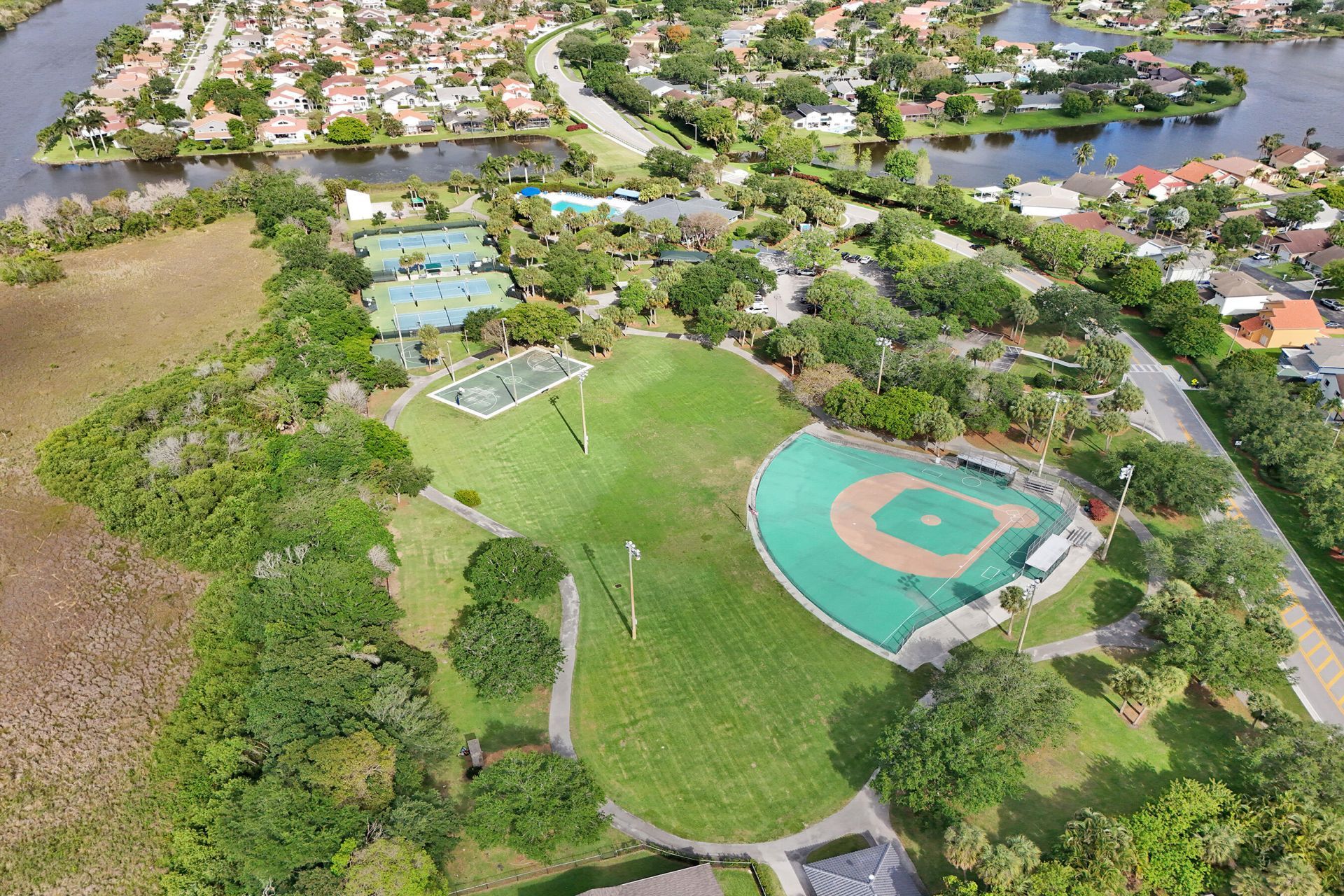 18930 NW 10th Terrace, Pembroke Pines, FL 33029 Photo
