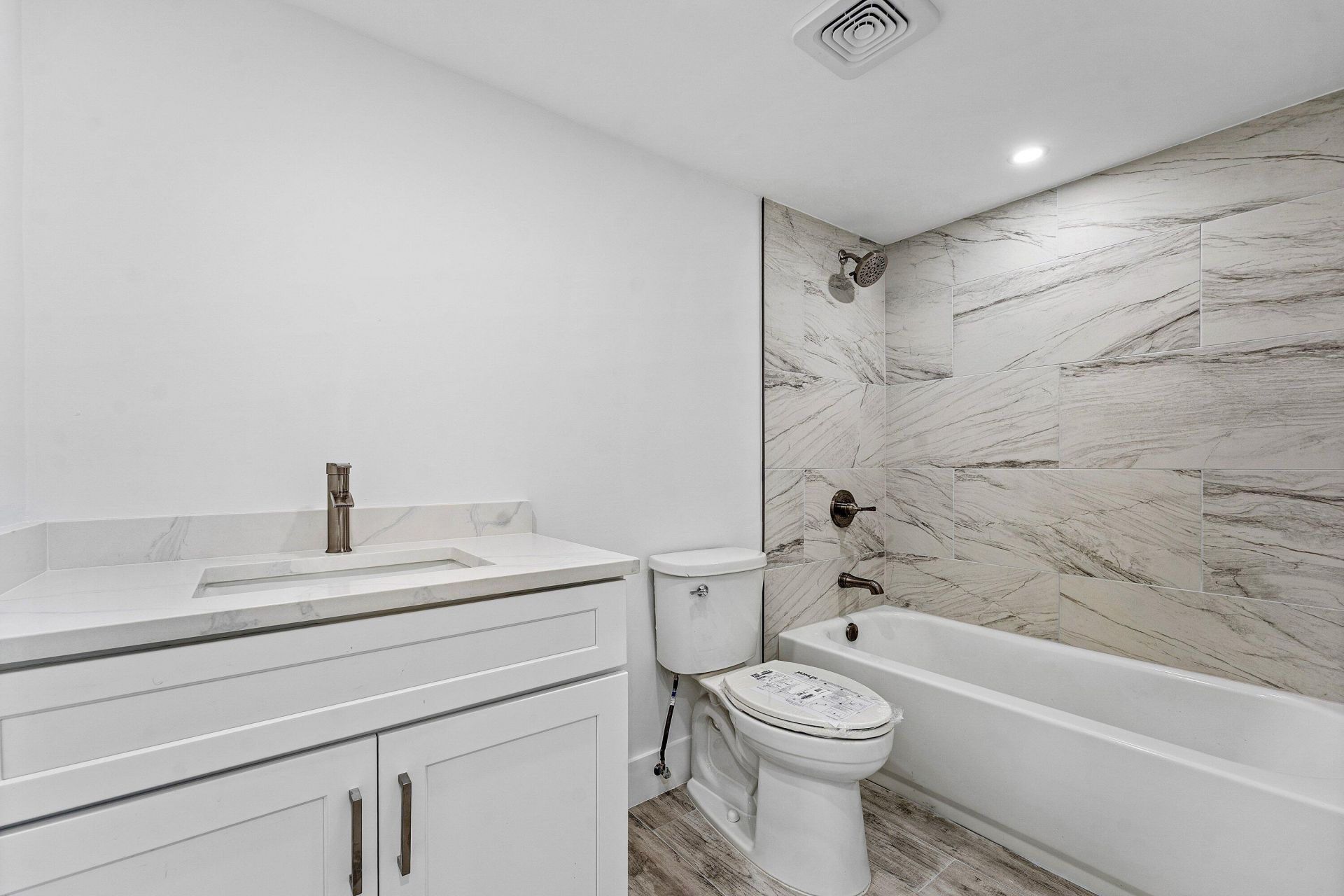 7192 Huntington Lane, Unit 208, Delray Beach, FL 33446 Photo