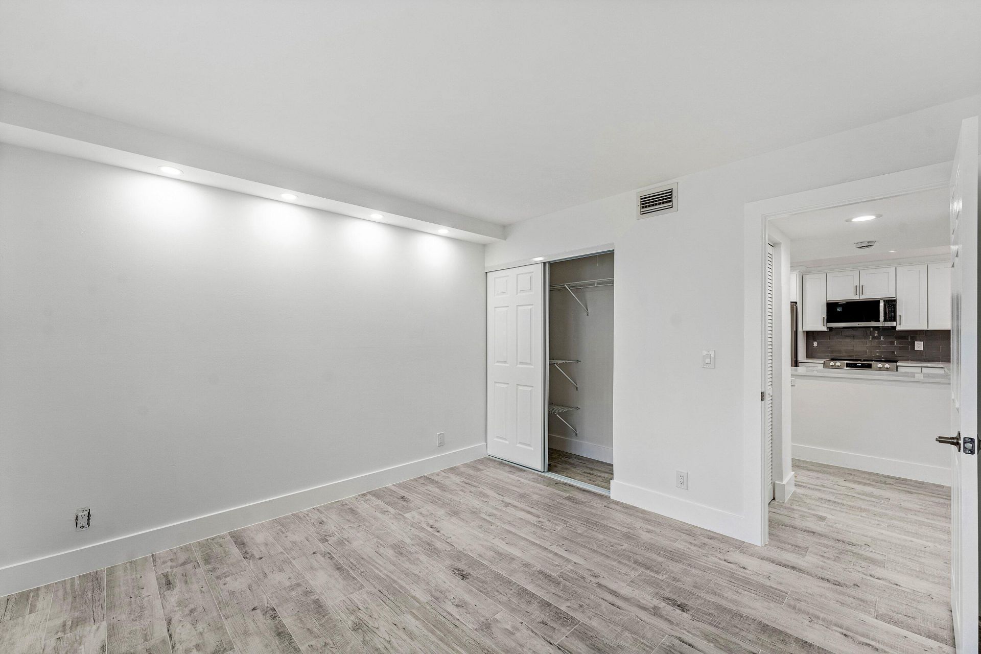 7192 Huntington Lane, Unit 208, Delray Beach, FL 33446 Photo