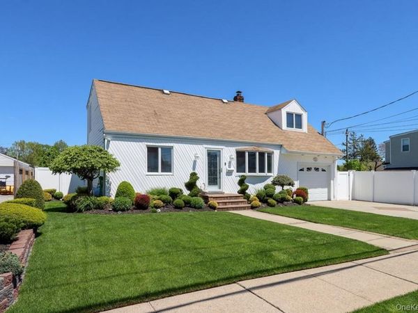 223 Chestnut Avenue , East Meadow, NY 11554