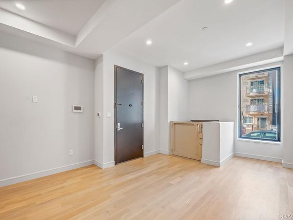 3061 38th Street , Astoria, NY 11103