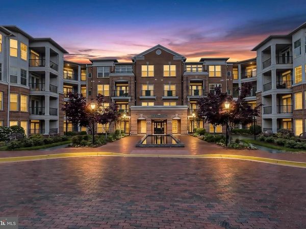 2903 SAINTSBURY PLAZA, Unit 203, FAIRFAX, VA 22031