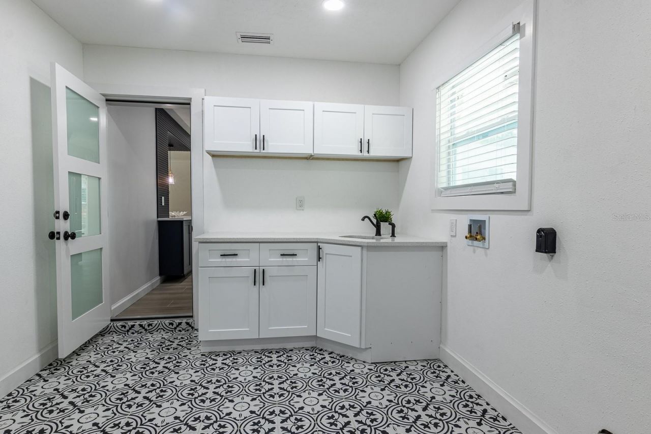 590 45th Street, Sarasota, FL 34234 Photo
