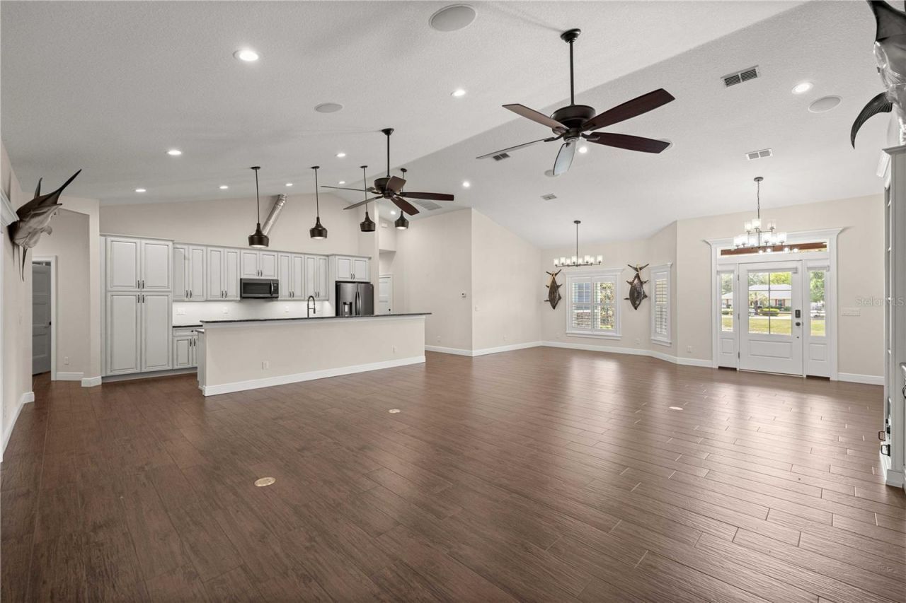 5927 NE 62nd Court Road , Silver Springs, FL 34488 Photo