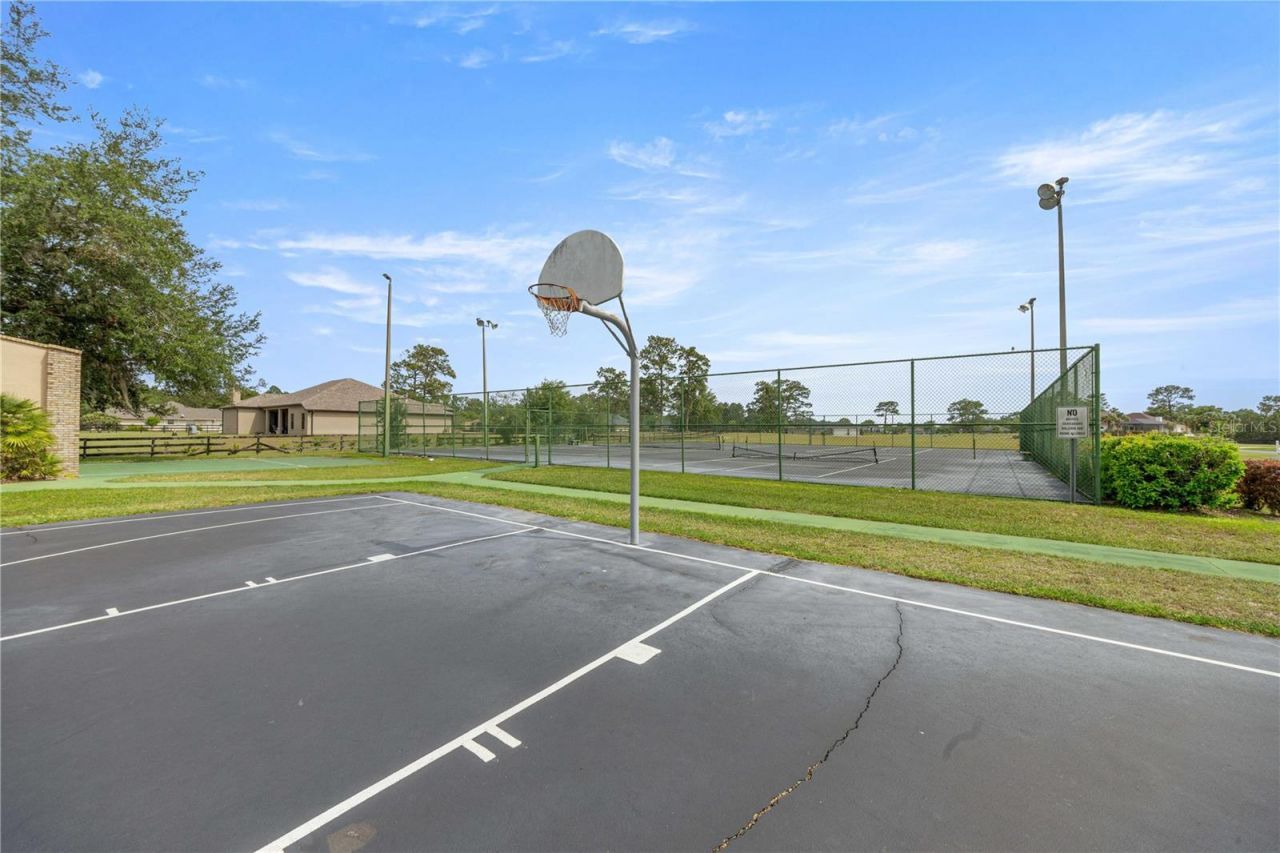 5927 NE 62nd Court Road , Silver Springs, FL 34488 Photo