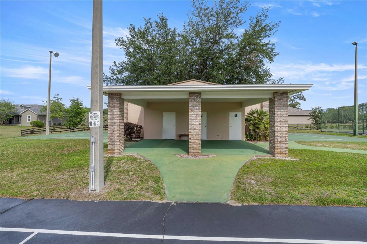 5927 NE 62nd Court Road , Silver Springs, FL 34488 Photo