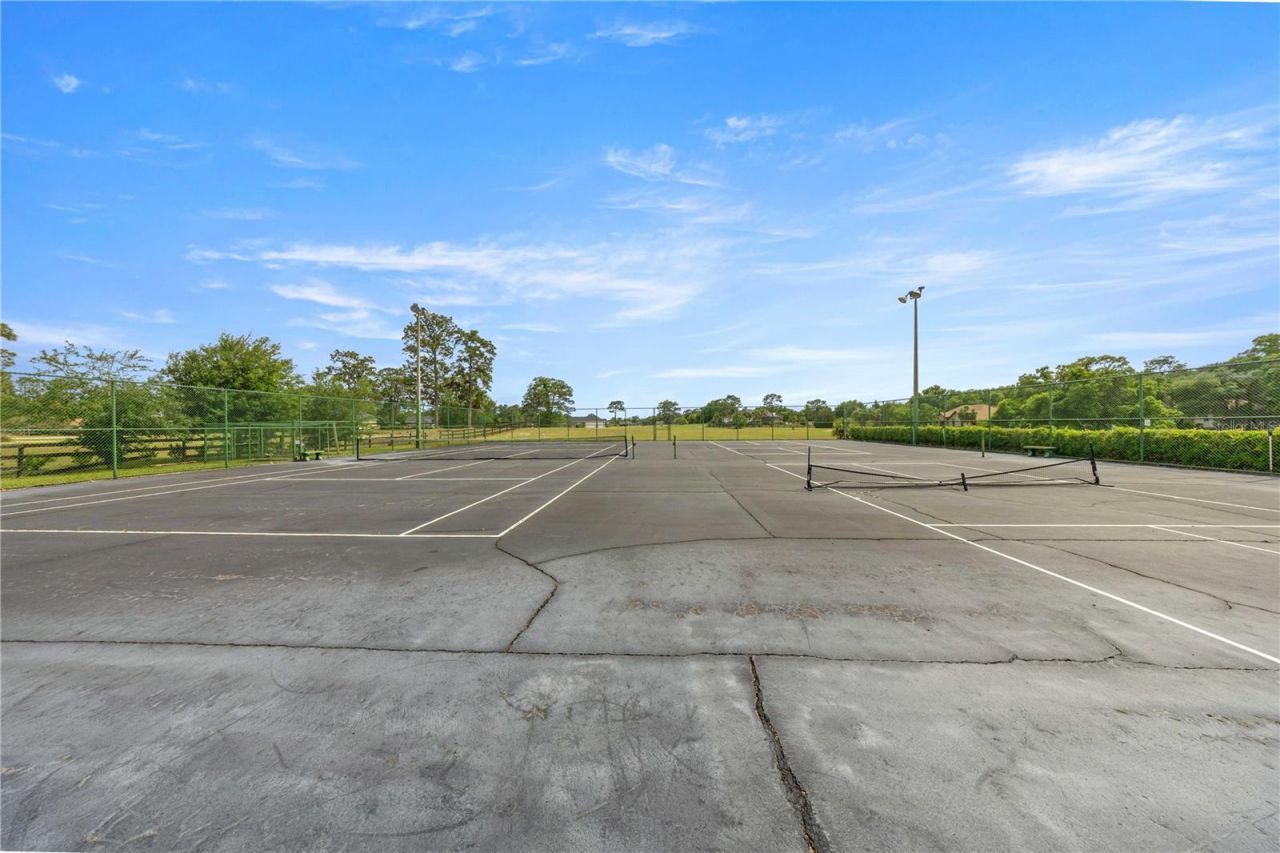 5927 NE 62nd Court Road , Silver Springs, FL 34488 Photo