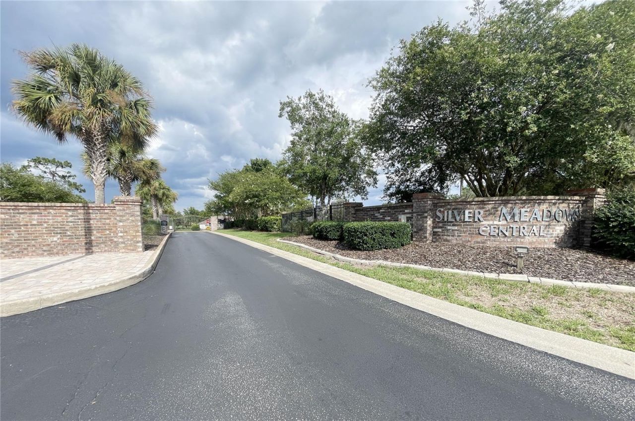 5927 NE 62nd Court Road , Silver Springs, FL 34488 Photo