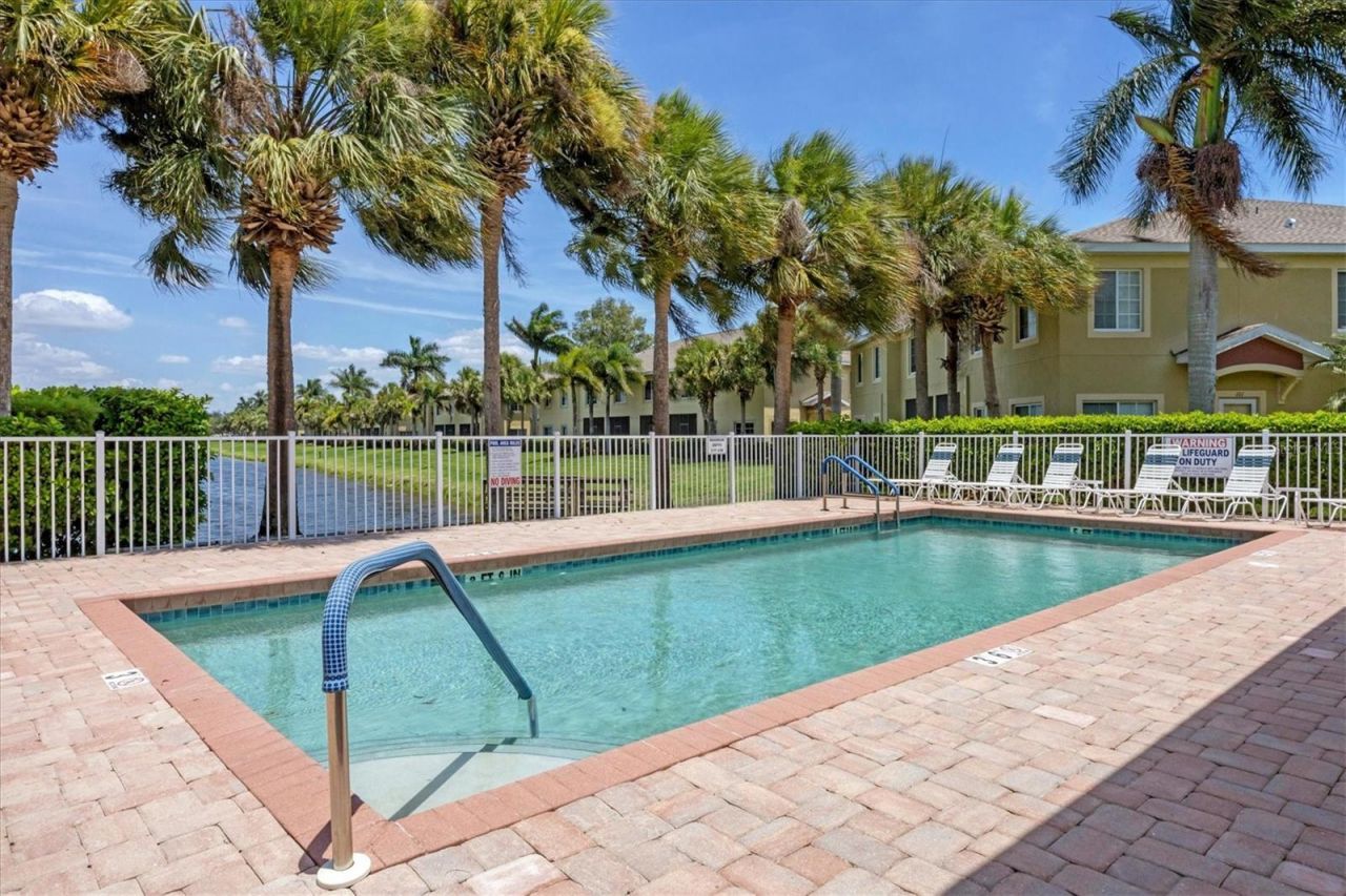 3903 45th Terrace W, Unit 106, Bradenton, FL 34210 Photo