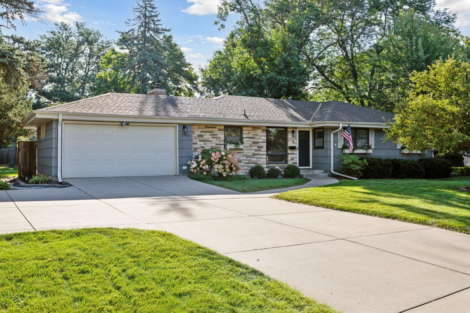 2700 Quail Avenue N, Golden Valley, MN 55422 Main Photo
