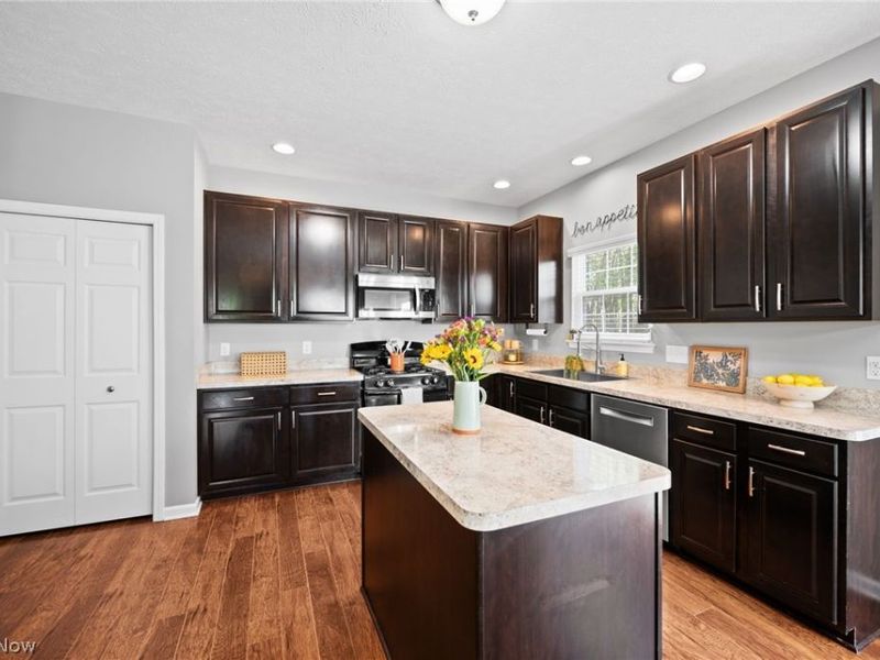 38410 Loman Court , North Ridgeville, OH 44039 Photo 16