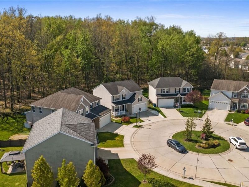 38410 Loman Court , North Ridgeville, OH 44039 Photo 2