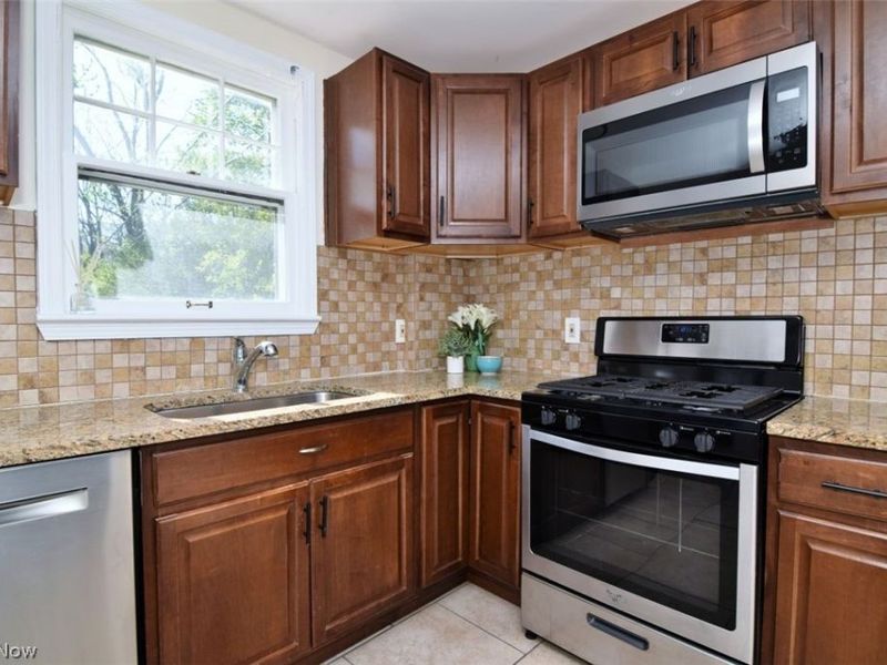 2423 Eaton Road , University Heights, OH 44118 Photo 11