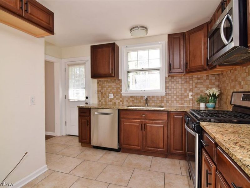 2423 Eaton Road , University Heights, OH 44118 Photo 13