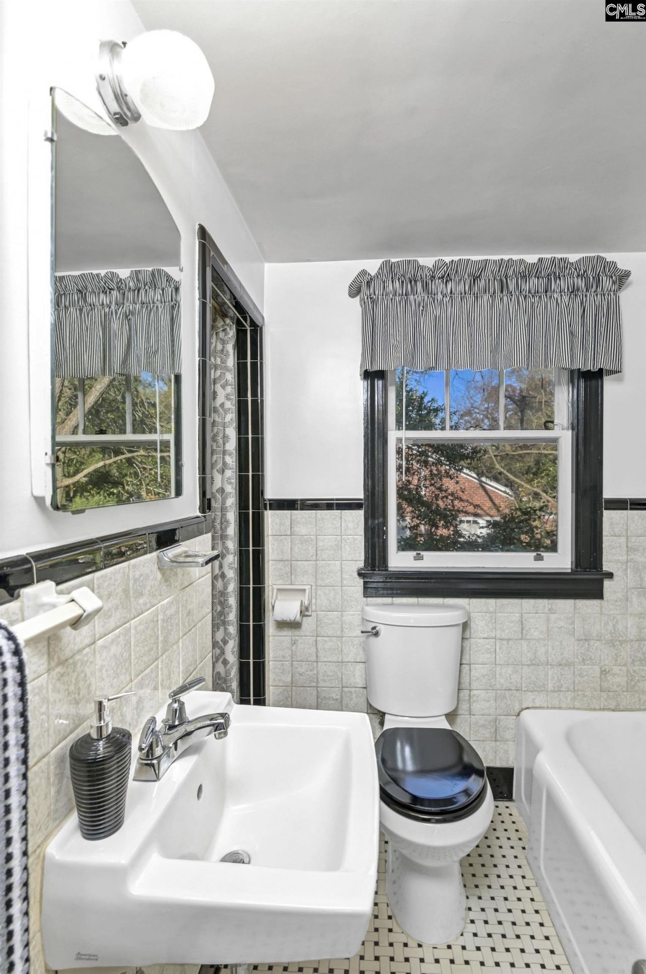 3218 Lakewood Avenue  Photo 33