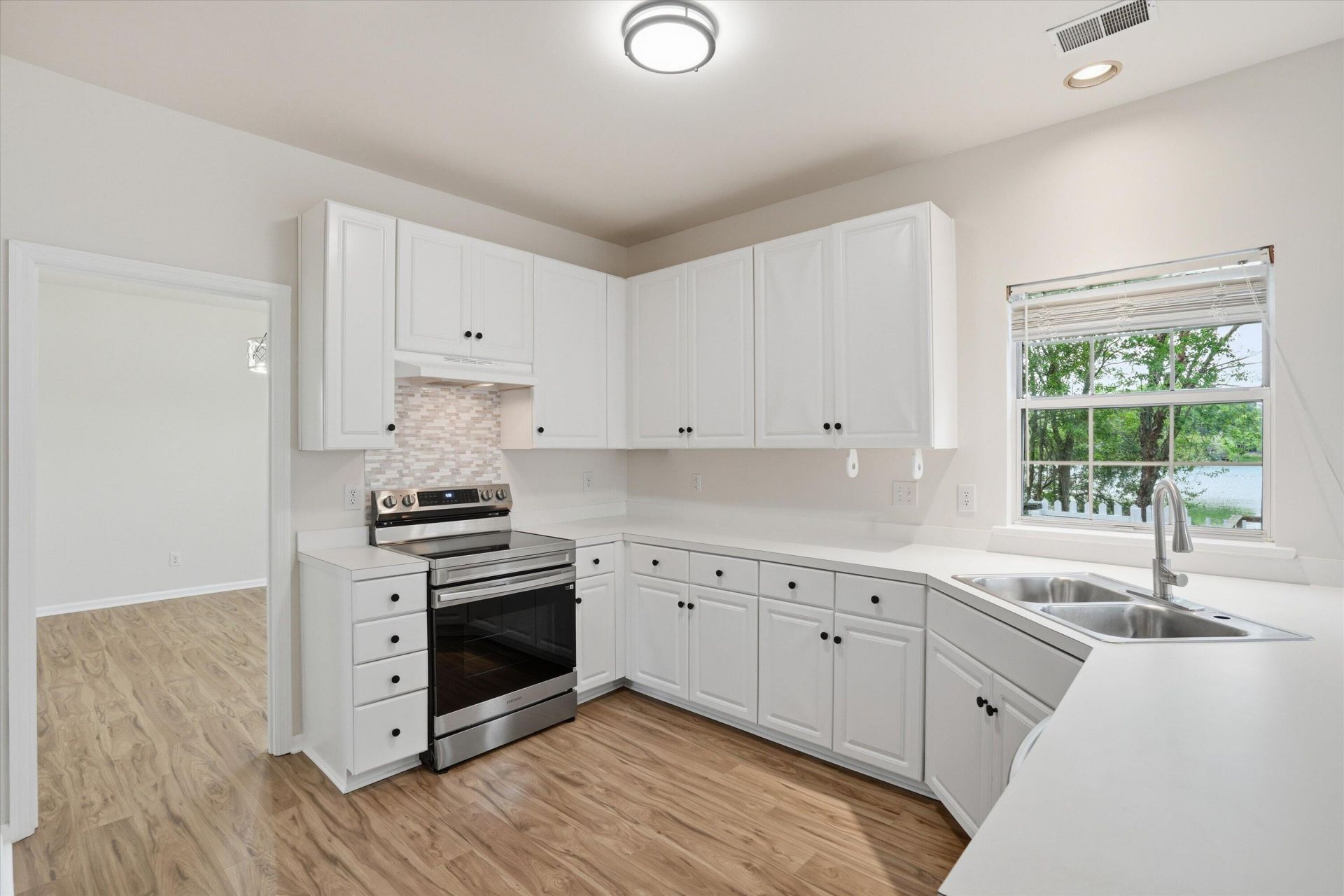 1561 Harborsun Drive Photo 11