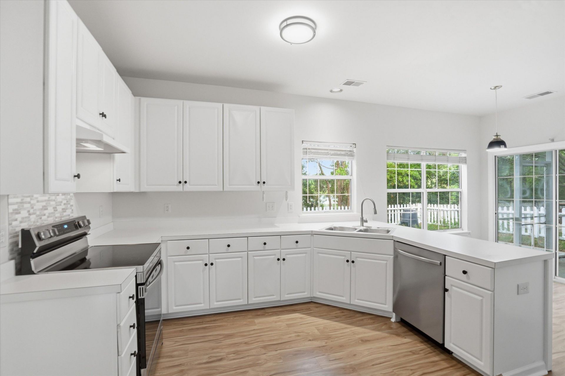 1561 Harborsun Drive Photo 12